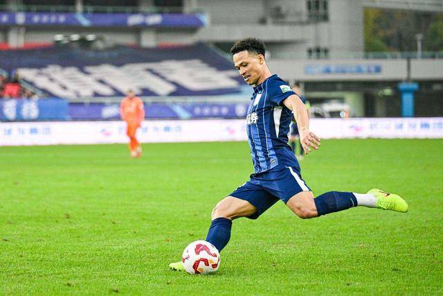 开云线上官网-今晨国际米兰备战NBA总决赛武汉三镇国际比赛日复出首秀，转会期马赛官宣签约——中超节点到来看傻球迷的简单介绍