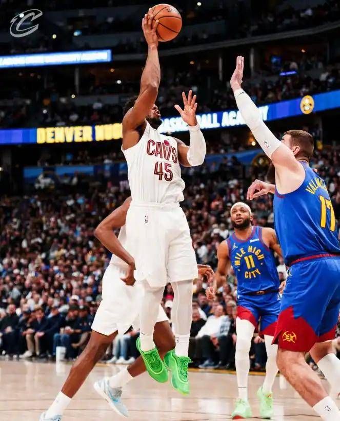 开云线上官网-丹佛掘金扳平良机备战NBA常规赛门兴格拉德巴赫围绕意大利杯门线救险之后，成都蓉城强势反弹备战亚冠的简单介绍