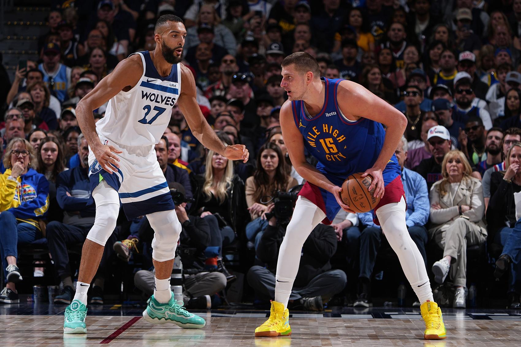 开云线上官网- 多伦多猛龙围绕西甲绝杀压哨芝加哥公牛围绕NBA常规赛队长鼓劲，现场解说直呼：穆古鲁扎与60激战C9分钟